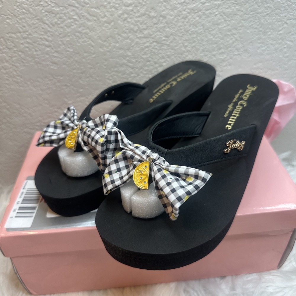 $20  Juicy Couture Undine 2 Black Gingham Lemon Wedge Sandals Womens 6 NEW